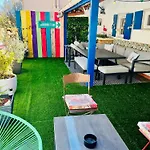 Maison De Maitre Avec Grande Terrasse Au Centre-ville *