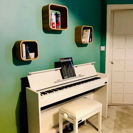 Maison De Maitre Avec Grande Terrasse Au Centre-ville