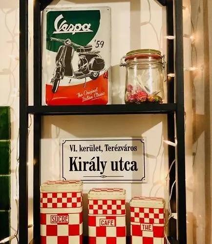 Maison De Maitre Avec Grande Terrasse Au Centre-ville