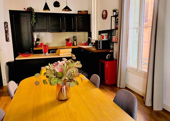 Βίλα Maison De Maitre Avec Grande Terrasse Au Centre-ville