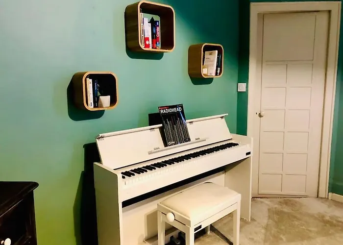 Maison De Maitre Avec Grande Terrasse Au Centre-ville