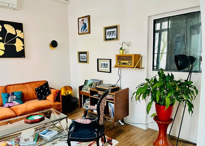 Βίλα Maison De Maitre Avec Grande Terrasse Au Centre-ville *